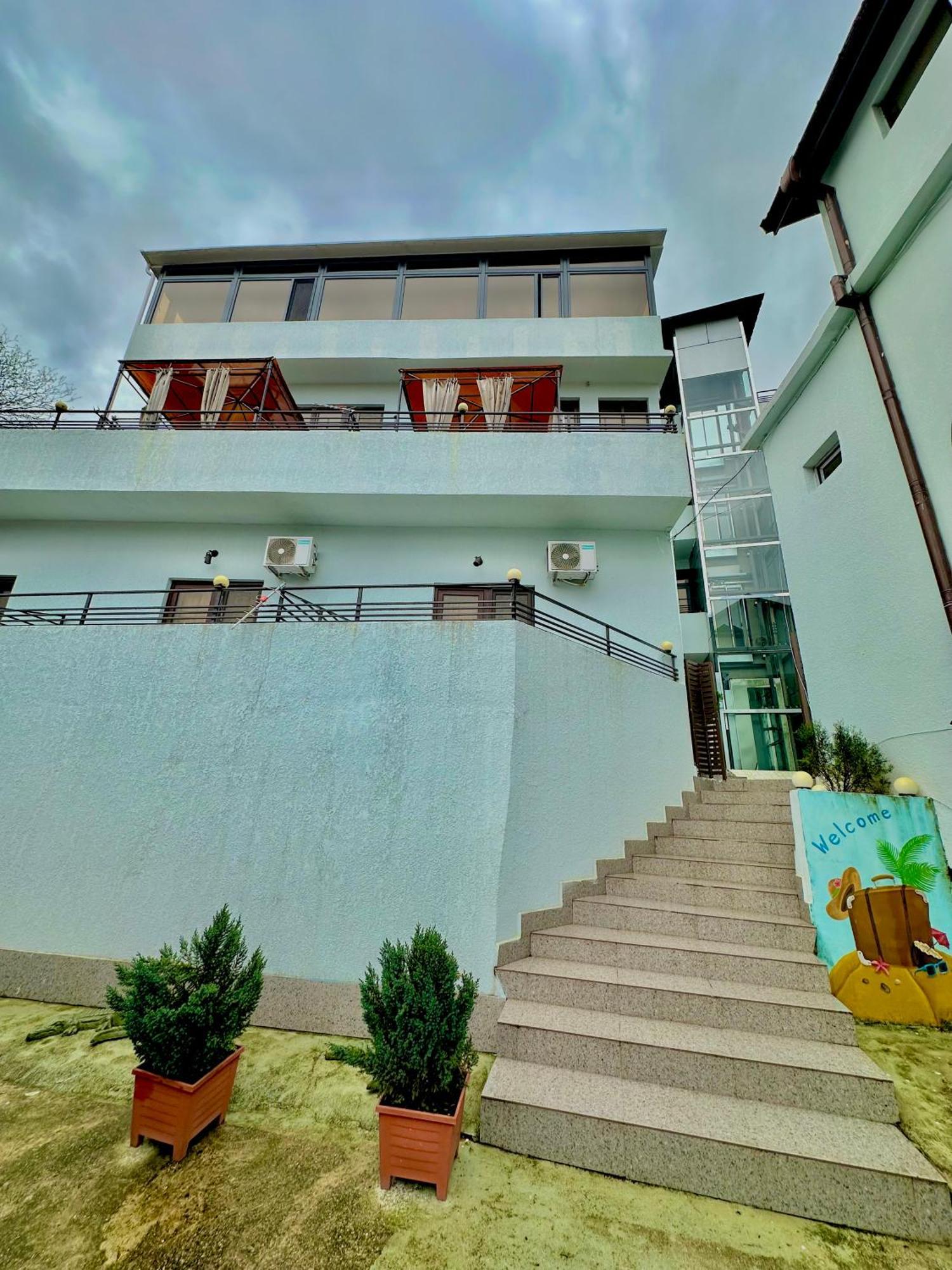 Hotel Balcony Kutaisi Exterior photo